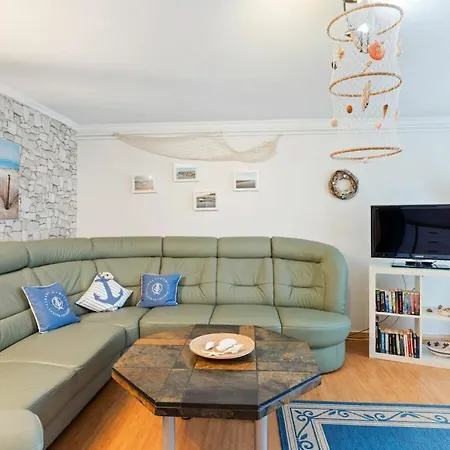 With 2 Bedrooms *